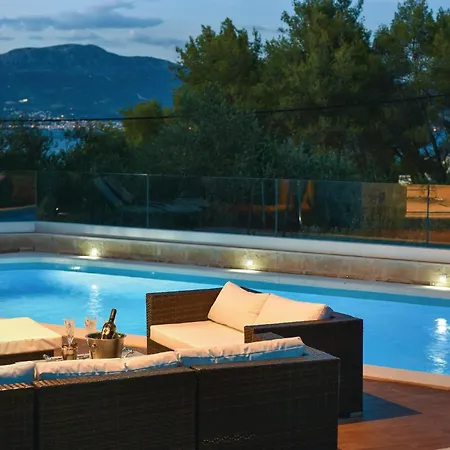 Gorgeous In Slatine With Wifi Tatil Evi Trogir