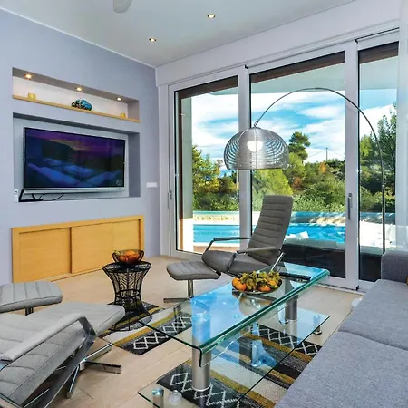 Gorgeous In Slatine With Wifi