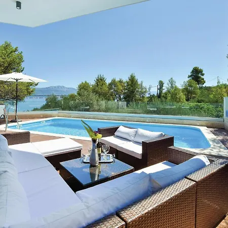 Gorgeous In Slatine With Wifi *