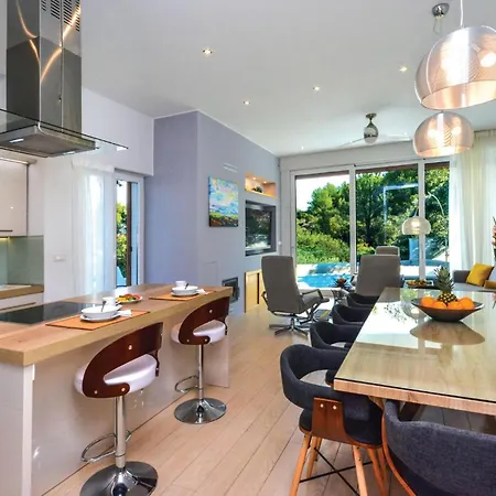 Tatil Evi Gorgeous In Slatine With Wifi Trogir