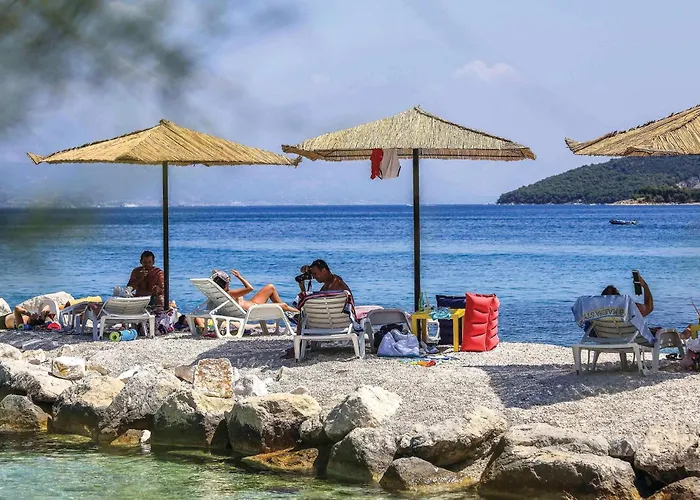 度假居 Gorgeous In Slatine With Wifi 特罗吉尔