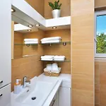 Gorgeous In Slatine With Wifi Trogir