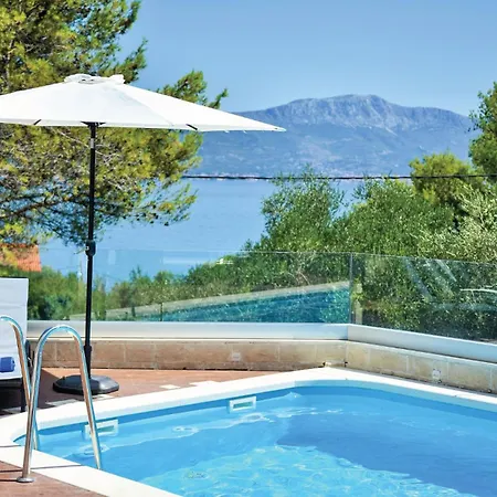Gorgeous In Slatine With Wifi Holiday home Trogir