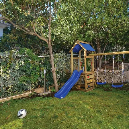 Gorgeous In Slatine With Wifi Ferienhaus *