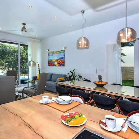 Gorgeous In Slatine With Wifi *