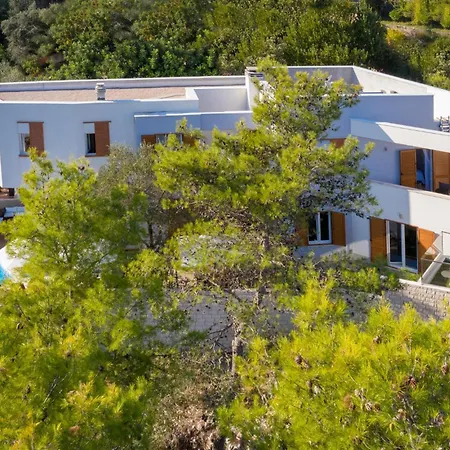 Gorgeous In Slatine With Wifi * Trogir