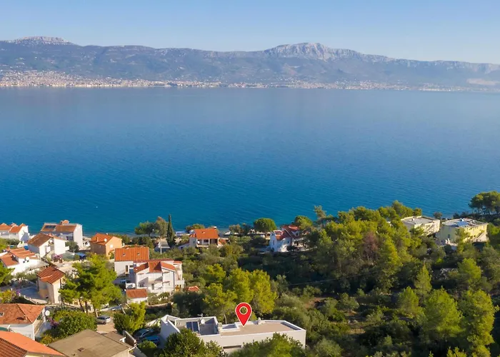 Gorgeous In Slatine With Wifi Hébergement de vacances