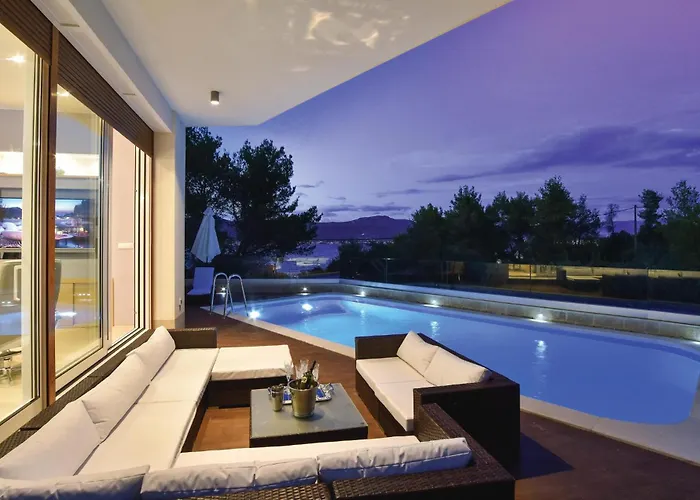 Hébergement de vacances Gorgeous In Slatine With Wifi *