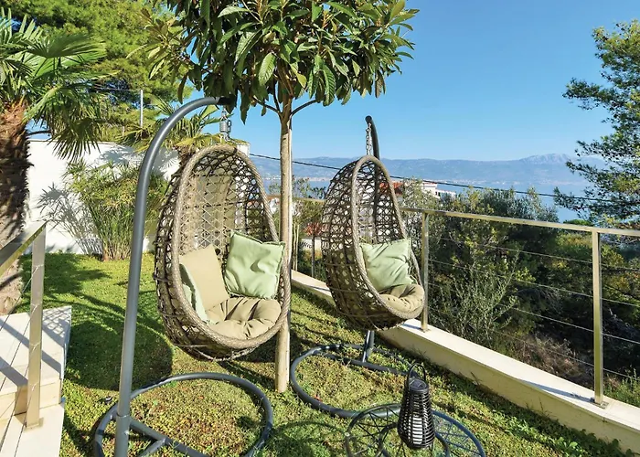 Gorgeous In Slatine With Wifi Trogir