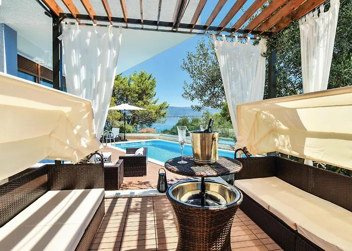Hébergement de vacances Gorgeous In Slatine With Wifi *