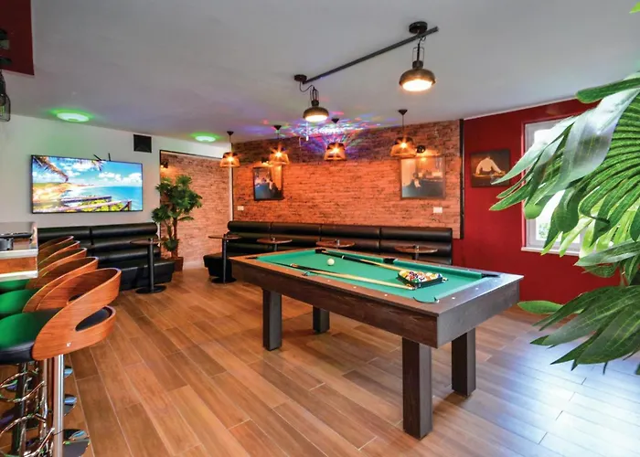 Gorgeous In Slatine With Wifi *