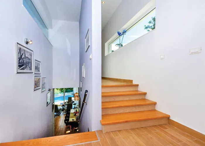 Gorgeous In Slatine With Wifi * Trogir